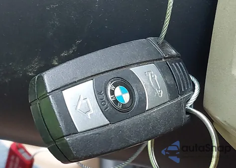 2007 BMW 328Xi z USA, uszkodzony, nr VIN WBAVT73547FZ35877